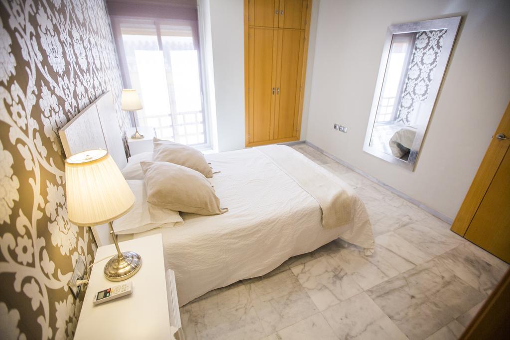Ab Apartamentos Reding マラガ エクステリア 写真