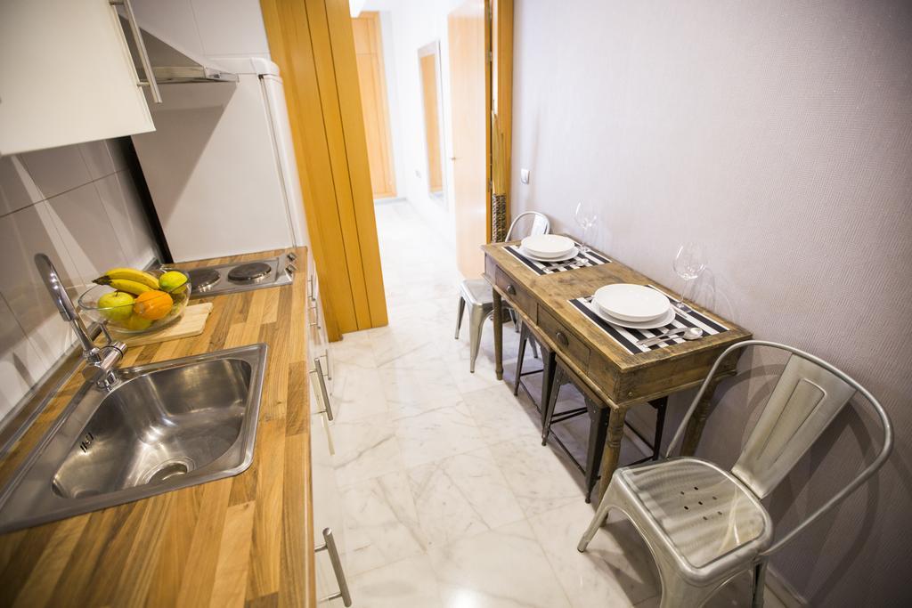 Ab Apartamentos Reding マラガ エクステリア 写真