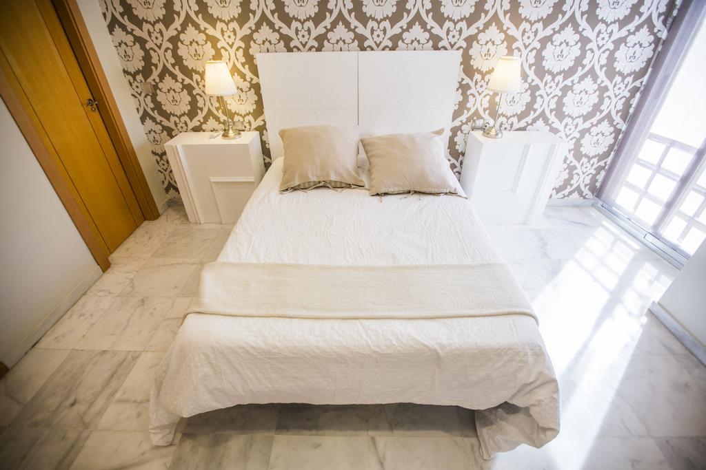 Ab Apartamentos Reding マラガ エクステリア 写真