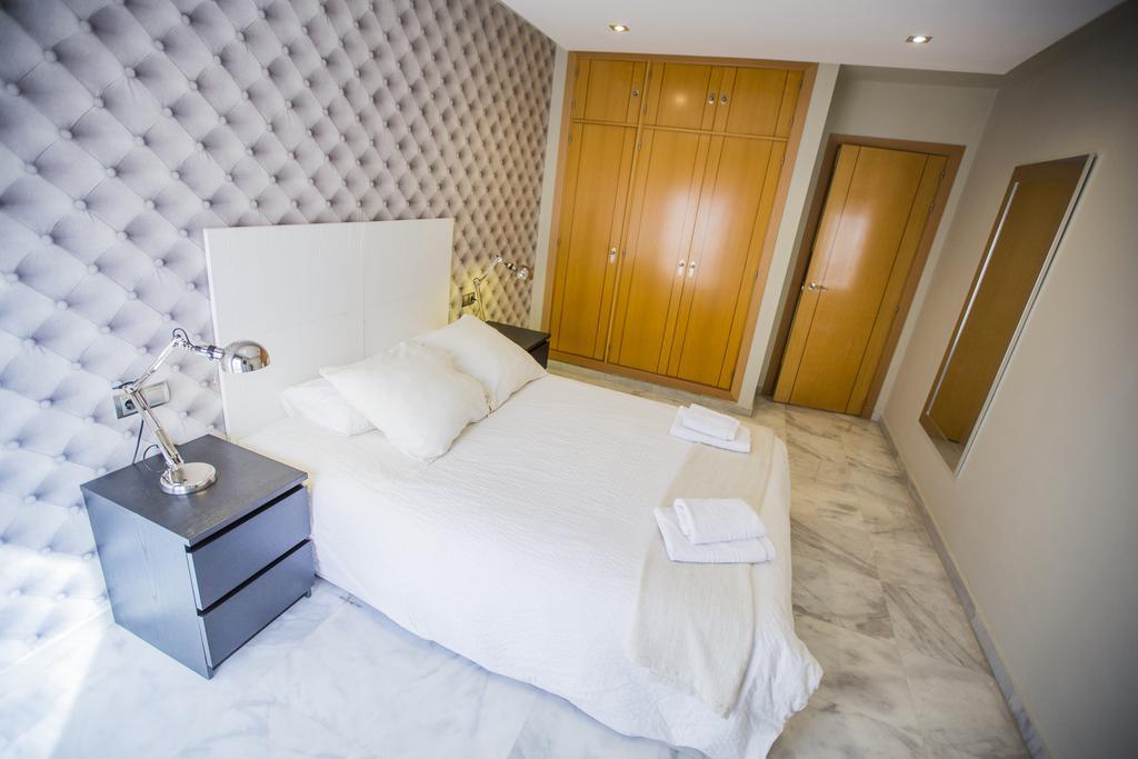 Ab Apartamentos Reding マラガ エクステリア 写真