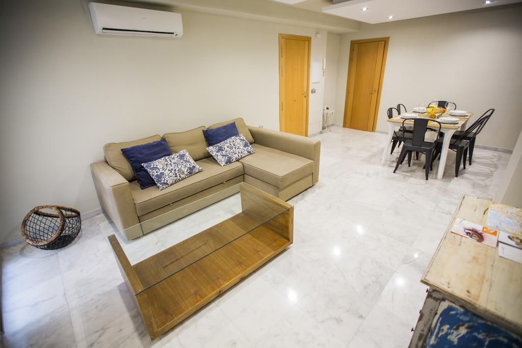 Ab Apartamentos Reding マラガ エクステリア 写真